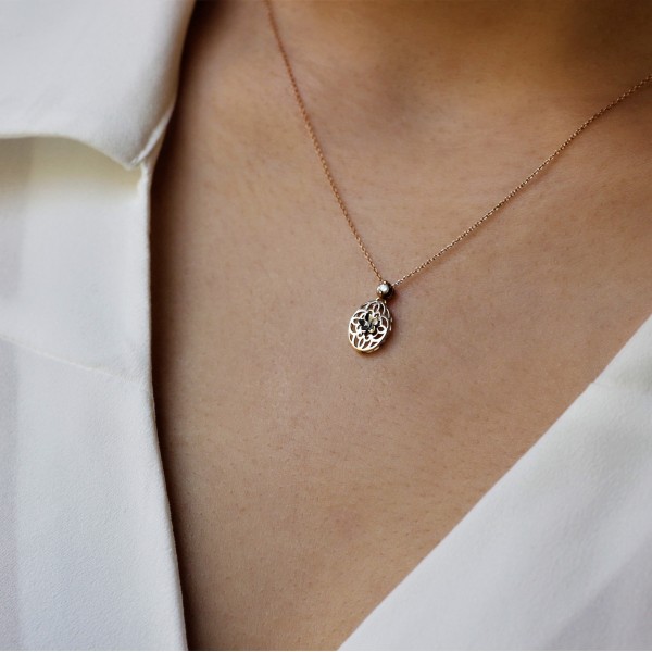 14 Ayar Altın Acurlu Çiçek Kolye Pırlantalı