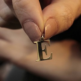 E Harf Altın Kolye Ucu TD35